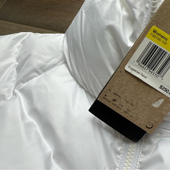 Womens Size Small Nike Windpuffer Jacket White Therma Fit FB8788-100 - Picture 7 of 7